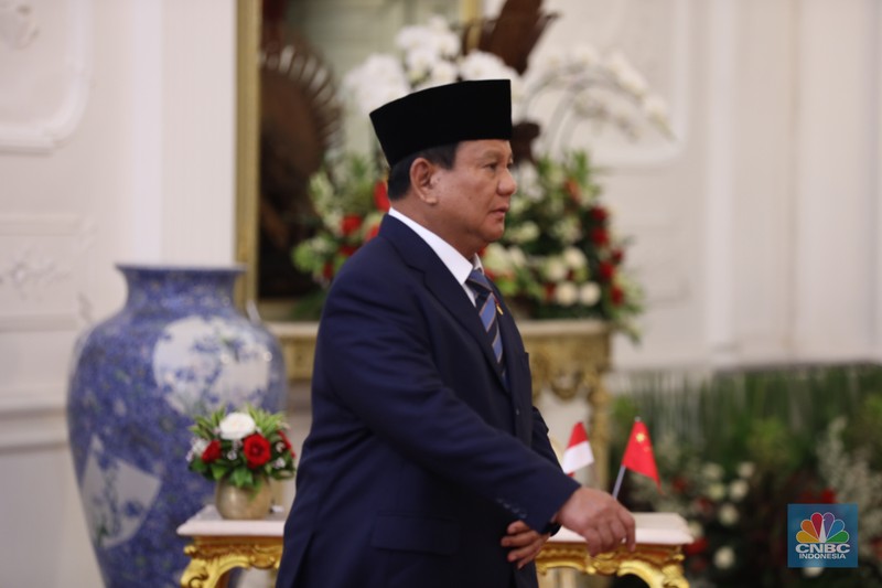 Presiden Prabowo Subianto menerima kunjungan dari Wakil Presiden Republik Rakyat Tiongkok (RRT), Han Zheng di Istana Merdeka, Jakarta, Minggu (20/10/2024). (CNBC Indonesia/Tri Susilo)