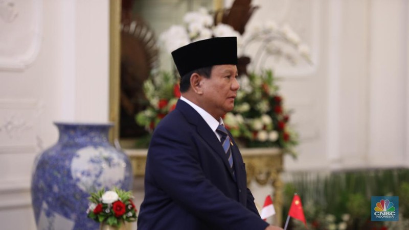 Presiden Prabowo Subianto menerima kunjungan dari Wakil Presiden Republik Rakyat Tiongkok (RRT), Han Zheng di Istana Merdeka, Jakarta, Minggu (20/10/2024). (CNBC Indonesia/Tri Susilo)