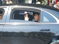 Tinggalkan Istana, Jokowi Diiringi Nyanyian Terima Kasih Bapak Jokowi