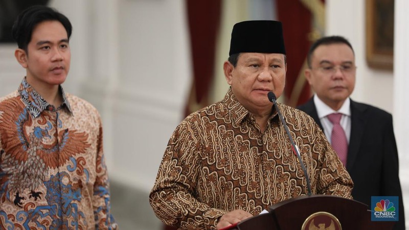 Presiden RI Prabowo Subianto mengumumkan nama nama menteri kabinet merah putih di Istana Negara, Jakarta, Minggu, 20/10. (CNBC Indonesia Tri Susilo)