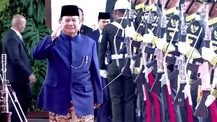 Presiden terpilih RI ke-8 Prabowo Subianto tiba di DPR RI, Jakarta, Minggu (20/10/2024). Presiden terpilih RI ke-8 Prabowo Subianto tiba di DPR RI, Jakarta, Minggu (20/10/2024). (Tangkapan Layar Youtube Sekretariat Presiden)