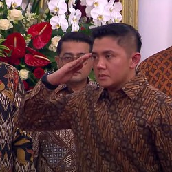 Sosok Mayor Teddy, Ajudan Prabowo yang Jadi Sekretaris Kabinet