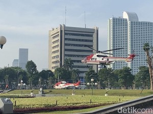 Helikopter Kepresidenan Tiba di Gedung MPR/DPR Jelang Pelantikan Prabowo-Gibran