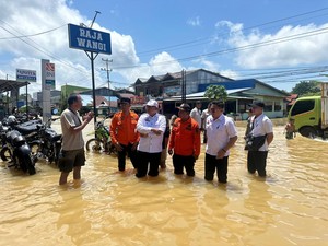 Pemkab Sanggau Tetapkan Status Tanggap Darurat Banjir hingga 30 Oktober