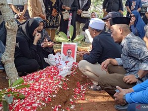 Jenazah Pilot SAM Air Kecelakaan di Gorontalo Dimakamkan di Tangerang