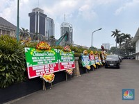 Kembali Dilantik Jadi Menteri ESDM, Bahlil Kebanjiran Karangan Bunga
