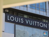 Sempat Was-was Perang, Bos Louis Vuitton Lega Barangnya Masih Laku