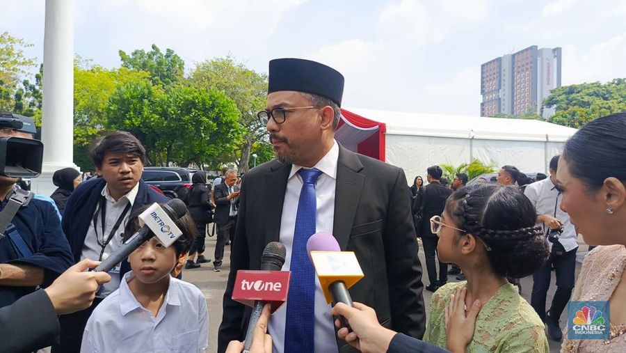 Maman Abdurahman tiba di Istana Merdeka, Jakarta, Senin (21/10/2024). (CNBC Indonesia/Rosseno Aji)