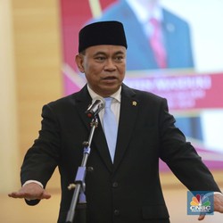 Budi Arie Bocorkan Retreat Menteri, Naik Hercules & Tidur di Tenda