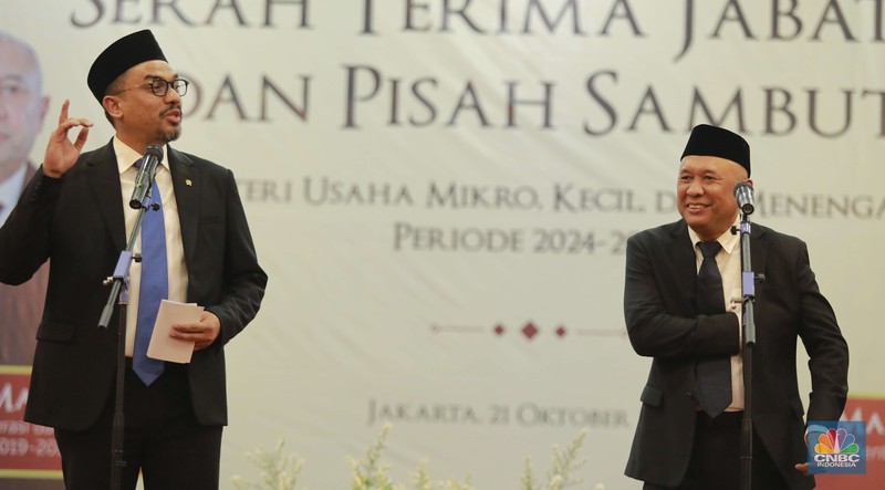Menteri UMKM Maman Abdurrahman saat acara Serah terima jabatan dan pisah sambut kementerian Koperasi-UMKM Teten Masduki menteri periode 2019-2024 dengan Maman Abdurrahman Setiadi periode 2024-2029, di Gedung Smesco Kementerian UMKM, Jakarta, Senin (21/10/2024). (CNBC Indonesia/Muhammad Sabki) Menteri UMKM Maman Abdurrahman saat acara Serah terima jabatan dan pisah sambut kementerian Koperasi-UMKM Teten Masduki menteri periode 2019-2024 dengan Maman Abdurrahman Setiadi periode 2024-2029, di Gedung Smesco Kementerian UMKM, Jakarta, Senin (21/10/2024). (CNBC Indonesia/Muhammad Sabki)