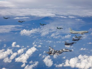 TNI AU Ungkap Sosok Naga Fotografer Formasi Jet Tempur yang Kawal Jokowi