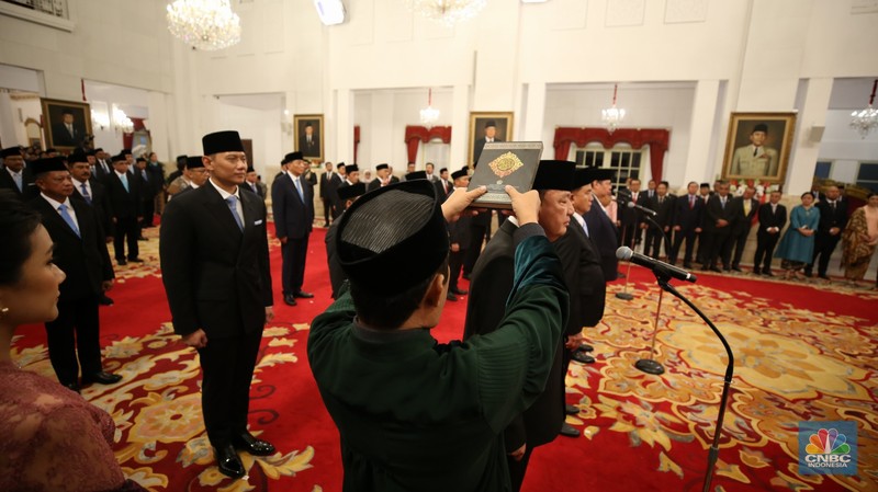 Pelantikan Menteri Kabinet Merah Putih Masa Jabatan 2024-2029, Istana Negara, Jakarta, Senin (21/10/2024). Pelantikan Menteri Kabinet Merah Putih Masa Jabatan 2024-2029, Istana Negara, Jakarta, Senin (21/10/2024). (CNBC Indonesia/Tri Susilo)