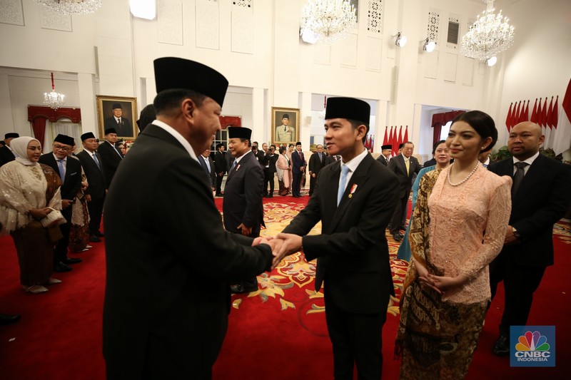 Pelantikan Menteri Kabinet Merah Putih Masa Jabatan 2024-2029, Istana Negara, Jakarta, Senin (21/10/2024). Pelantikan Menteri Kabinet Merah Putih Masa Jabatan 2024-2029, Istana Negara, Jakarta, Senin (21/10/2024). (CNBC Indonesia/Tri Susilo)