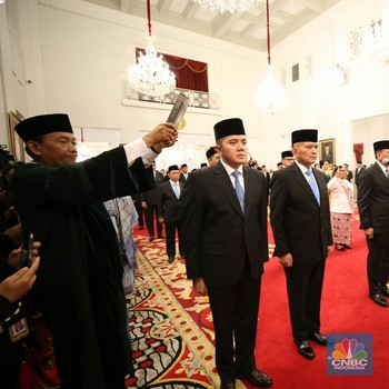 Sah! Detik-Detik Prabowo Subianto Lantik 56 Wakil Menteri