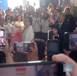 Ratusan PNS Kemenkeu Sambut Meriah Sri Mulyani Jadi Menteri Lagi