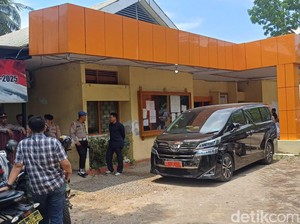 Plt Bupati Maros Suhartina Diperiksa Bawaslu Dugaan Kampanye Kotak Kosong