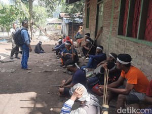 DPRD NTT Geram, Pj Bupati Flotim di Luar Daerah Saat Bentrok Warga Dua Desa