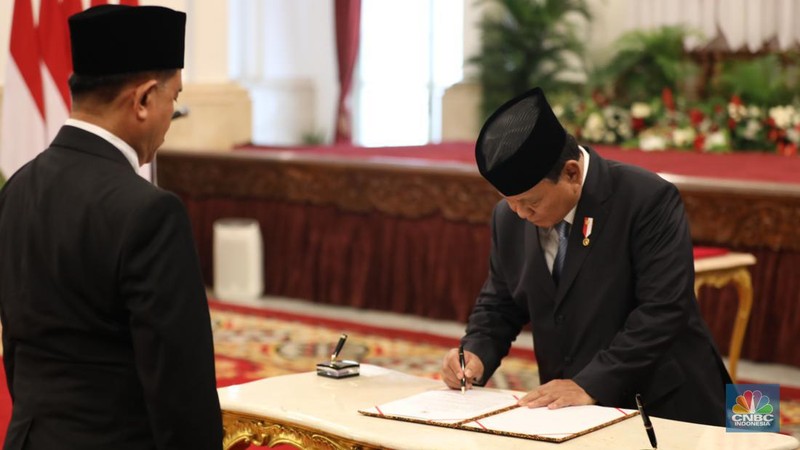 Pelantikan Menteri Kabinet Merah Putih Masa Jabatan 2024-2029, Istana Negara, Jakarta, Senin (21/10/2024). (CNBC Indonesia/Tri Susilo)