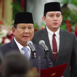 Sah! Prabowo Lantik 56 Wamen Kabinet Merah Putih & Seskab Mayor Teddy