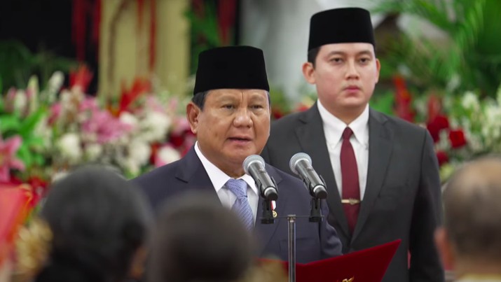 Presiden Prabowo Subianto melantik Wakil Menteri di Istana Merdeka, Jakarta, Senin (21/10/2024). (YouTube/Sekretariat Presiden)