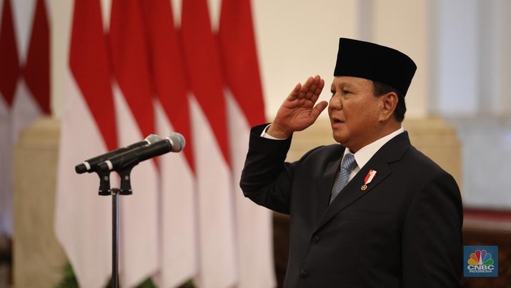 Presiden Prabowo Subianto saat pelantikan Wakil Menteri Kabinet Merah Putih Masa Jabatan 2024-2029 di Istana Negara, Jakarta, Senin (21/10/2024). (CNBC Indonesia/Tri Susilo)