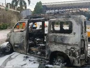 Ambulans Hangus Terbakar di Rest Area Tol Jagorawi gegara Korsleting