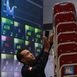 8 Emiten Kena 'Tendang' BEI, Saham Investor Ritel Bakal di Buyback