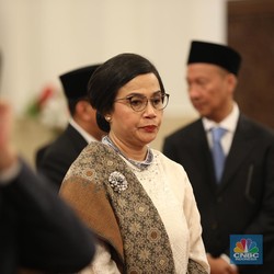Sri Mulyani: Trump Jadi Presiden Dolar AS Menguat, Rupiah Tertekan