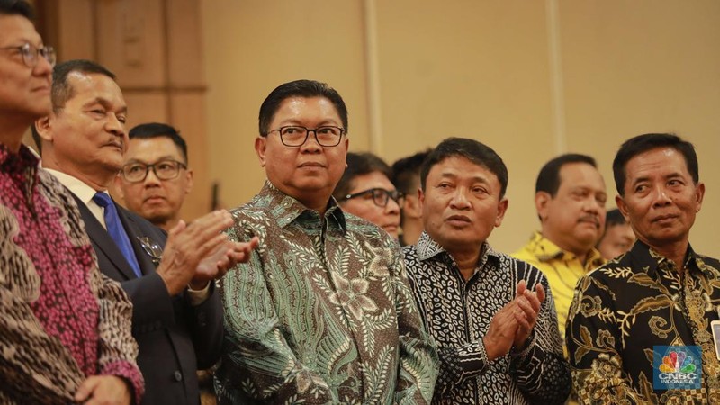 Menteri UMKM Maman Abdurrahman saat acara Serah terima jabatan dan pisah sambut kementerian Koperasi-UMKM Teten Masduki menteri periode 2019-2024 dengan Maman Abdurrahman Setiadi periode 2024-2029, di Gedung Smesco Kementerian UMKM, Jakarta, Senin (21/10/2024). (CNBC Indonesia/Muhammad Sabki)