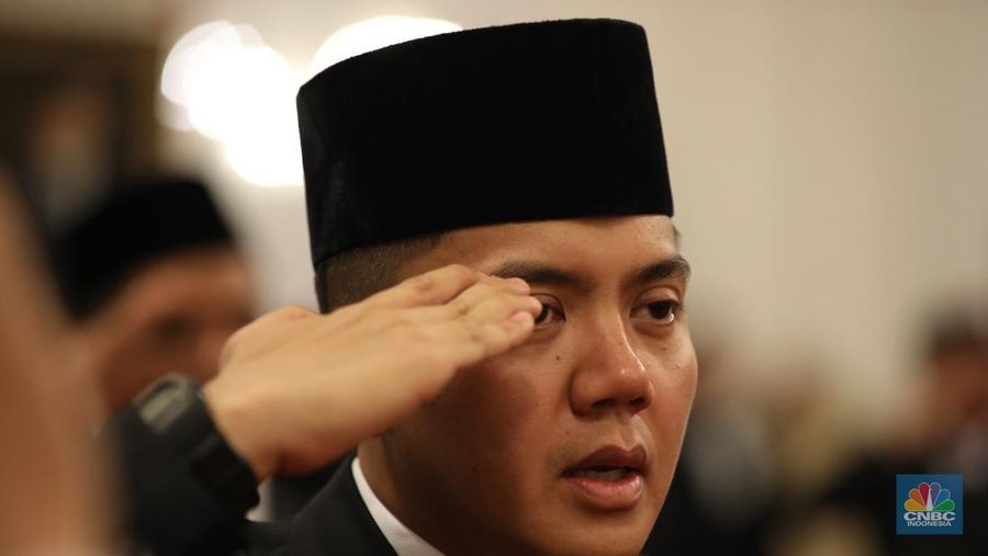 Teddy Indra Wijaya atau Mayor Teddy saat dilantik sebagai Sekretaris Kabinet di Istana Merdeka, Jakarta, Senin (21/10/2024). (CNBC Indonesia/Tri Susilo)