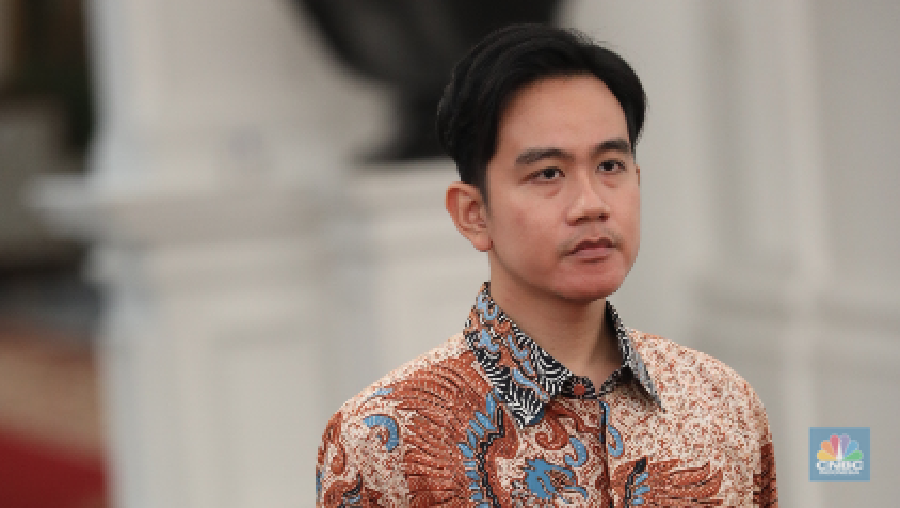 Wakil Presiden, Gibran Rakabuming Raka di Istana Merdeka, Jakarta, Minggu (20/10/2024). (CNBC Indonesia/Tri Susilo)
