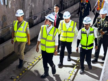 Hari Pertama Kerja, Gibran Blusukan ke Proyek MRT Jakarta