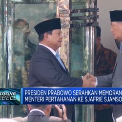 Video: Prabowo Serahkan Memorandum ke Menteri Pertahanan Baru