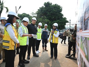 Ditemani Dito dan Taufik Hidayat, Gibran Tinjau Cibubur Youth Sport Center