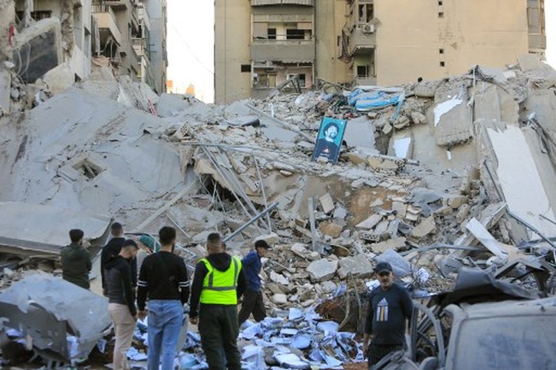 Israel Bombardir Lembaga Keuangan Hizbullah di Beirut. (AFP)