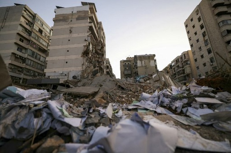 Israel Bombardir Lembaga Keuangan Hizbullah di Beirut. (AFP) Israel Bombardir Lembaga Keuangan Hizbullah di Beirut. (AFP)