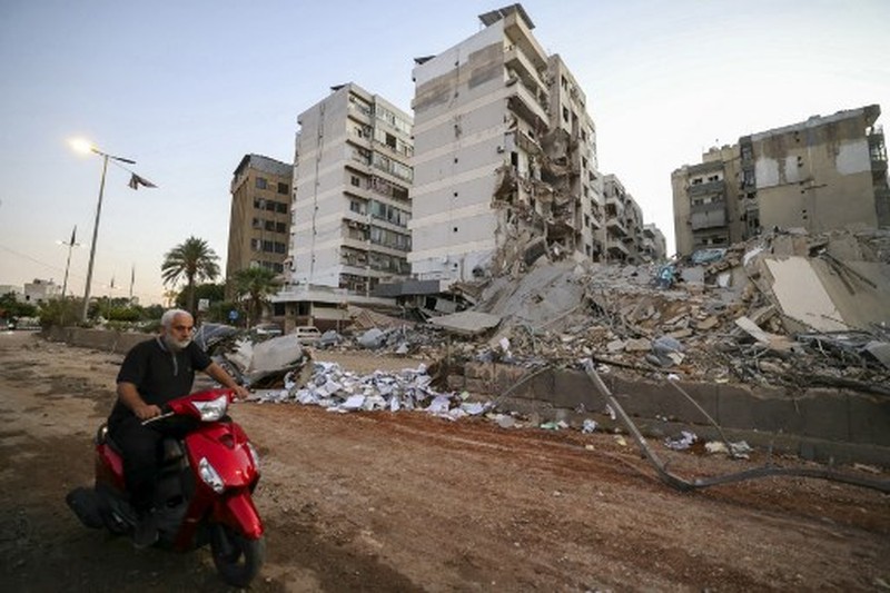 Israel Bombardir Lembaga Keuangan Hizbullah di Beirut. (AFP)