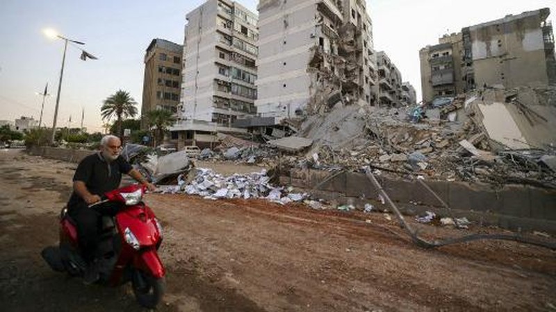 Israel Bombardir Lembaga Keuangan Hizbullah di Beirut. (AFP)