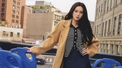 Video: Jisoo BLACKPINK Gabung Warner Records untuk Comeback Solo