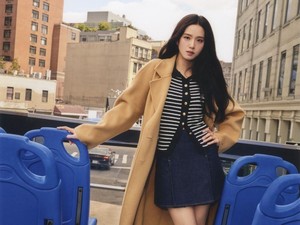 Video: Jisoo BLACKPINK Gabung Warner Records untuk Comeback Solo