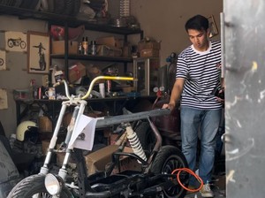 Bantu Pelaku UMKM, Lulusan Terbaik ITS Buat Motor Elektrik dan Raih Kejuaraan