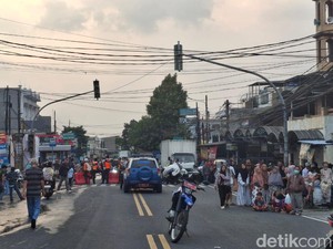 8 Kios dan 2 Rumah di Tajur Bogor Kebakaran, Lalin Ditutup Sementara