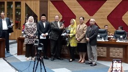 3 Srikandi Hetifah, My Esti dan Himmatul Aliyah Pimpin Komisi X DPR
