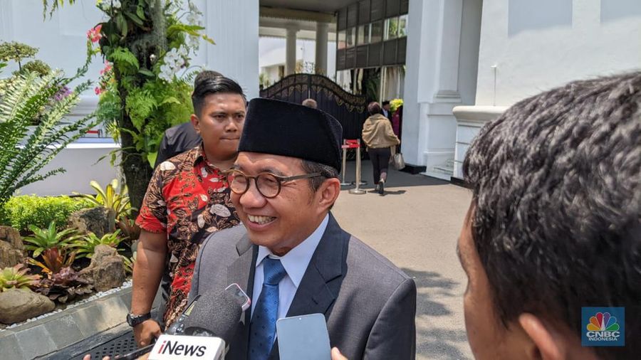 Muliaman Darmansyah Hadad usai diangkat sebagai Kepala Badan Pengelola Investasi oleh Presiden Prabowo Subianto di Istana Negara, Jakarta, Selasa (22/10/2024). (վ/Emir Yanwardhana)