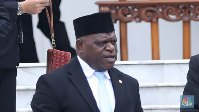 Pigai Soal Soeharto Pahlawan Nasional: Saya Menteri HAM, No Comment