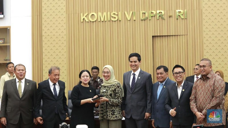 Politikus Partai Kebangkitan Bangsa yang juga anggota DPR RI Anggia Ermarini terpilih sebagai ketua komisi VI DPR RI periode 2024-2029 di Gedung Nusantara 1, DPR RI, Jakarta, Selasa (22/20/2024). (CNBC Indonesia/Muhammad Sabki)