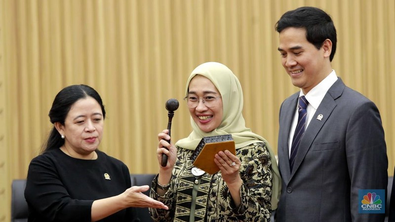 Politikus Partai Kebangkitan Bangsa yang juga anggota DPR RI Anggia Ermarini terpilih sebagai ketua komisi VI DPR RI periode 2024-2029 di Gedung Nusantara 1, DPR RI, Jakarta, Selasa (22/20/2024). (CNBC Indonesia/Muhammad Sabki)