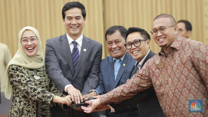 Politikus Partai Kebangkitan Bangsa yang juga anggota DPR RI Anggia Ermarini terpilih sebagai ketua komisi VI DPR RI periode 2024-2029 di Gedung Nusantara 1, DPR RI, Jakarta, Selasa (22/20/2024). (CNBC Indonesia/Muhammad Sabki)