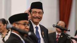 Luhut Buka Suara soal Bansos