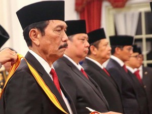 Prabowo Lantik Luhut Jadi Penasihat Presiden-Raffi Ahmad Utusan Khusus